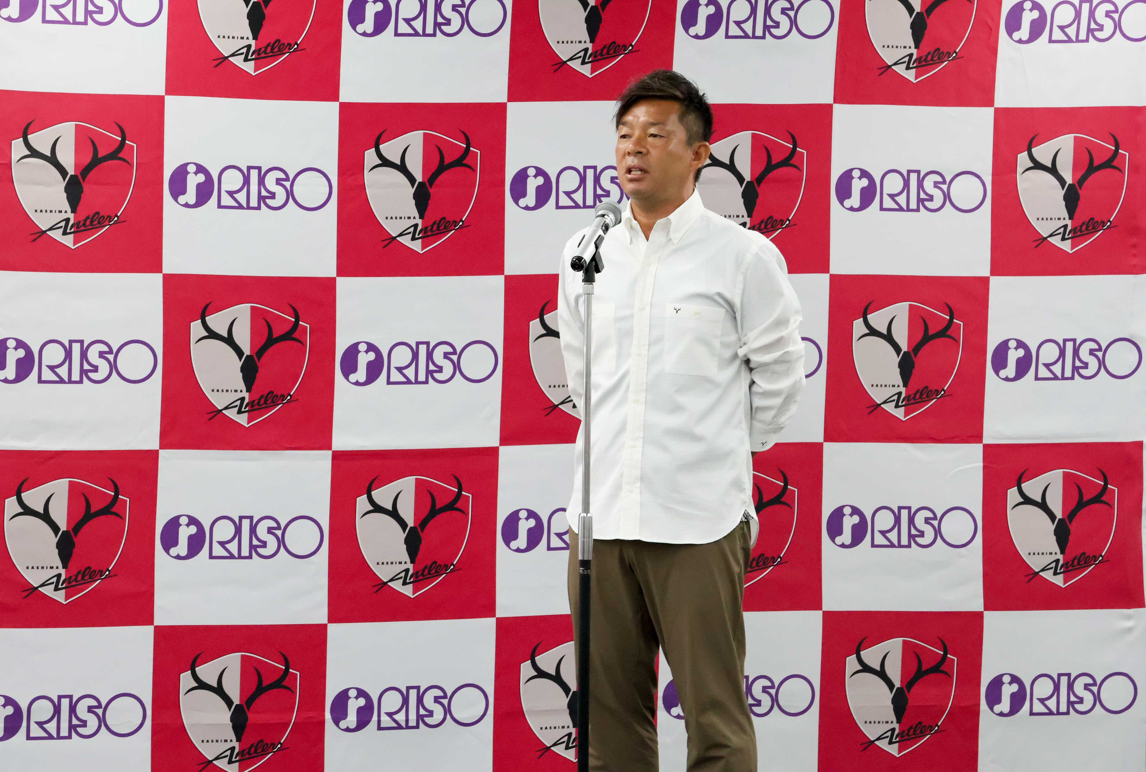鹿島アントラーズ選手・スタッフの皆さんが理想科学を訪問｜RISO